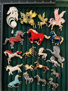 20pc Vintage Style Horse Brooch Lot Rhinestone Enamel Pegasus Unicorn Zebra Pin